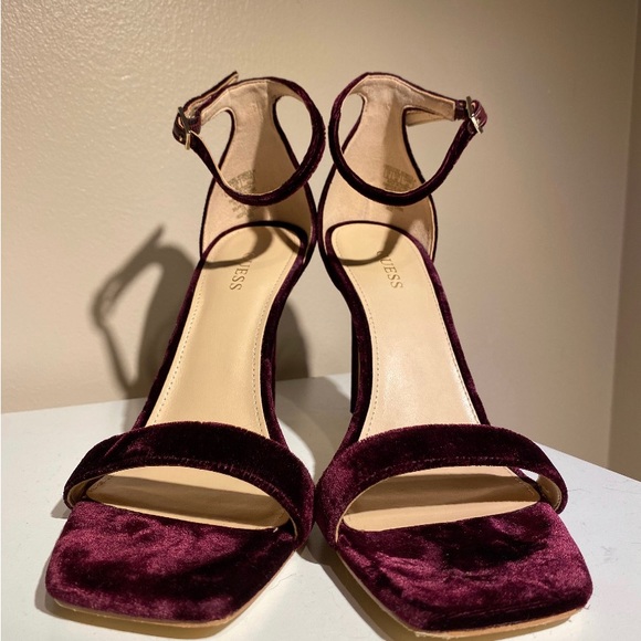 SUPER SEXY GUESS VELVET PURPLE RED STILETTOS - Picture 3 of 5